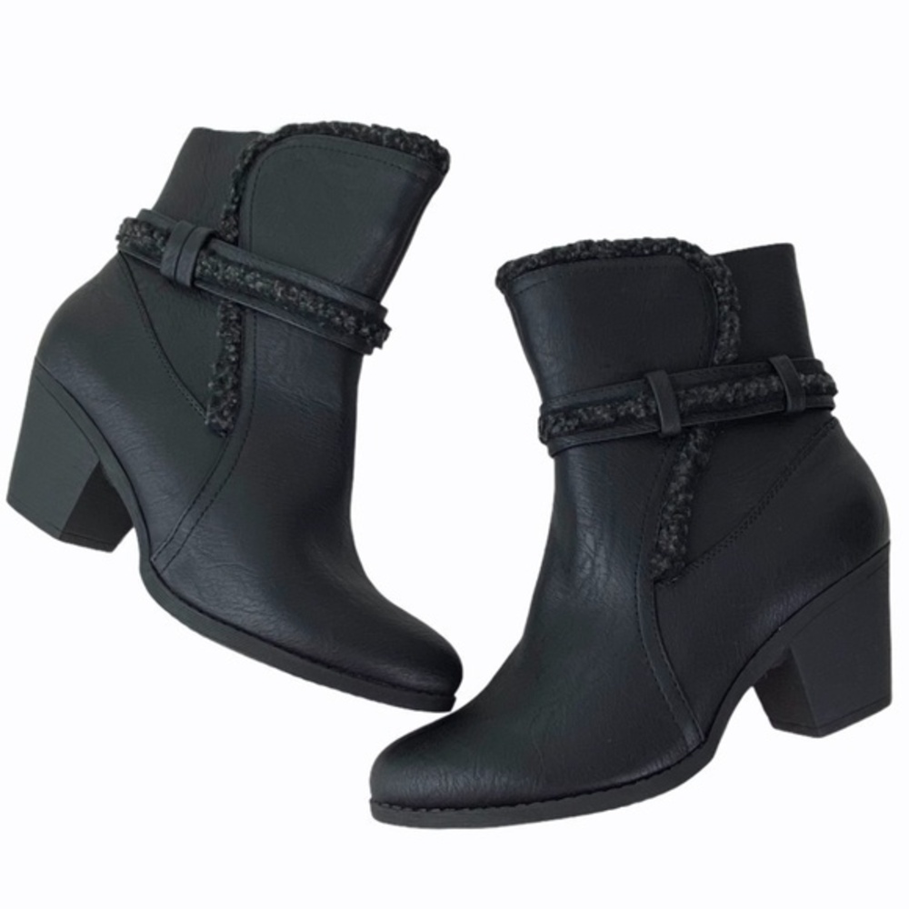 Olivia Miller Black Boots Over the Ankle with Outer Faux Fur Lining Detail Sz 9